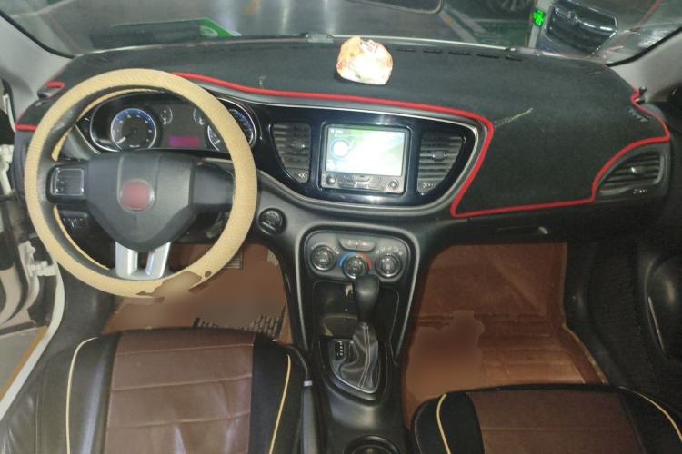 Used Fiat Viaggio 2015 1.4T Automatic Enjoyment Edition Center Console
