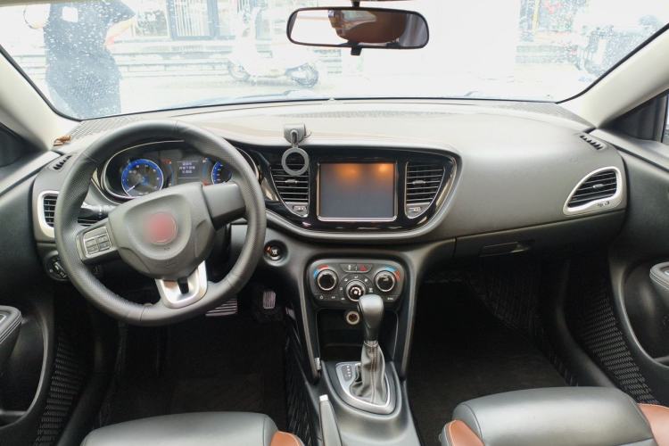 Used Fiat Viaggio 2015 1.4T Automatic Jingxiang Edition Center Console