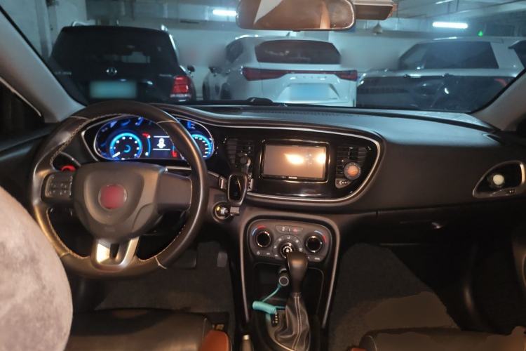 Used Fiat Viaggio 2015 1.4T Automatic Jingxiang Edition Center Console