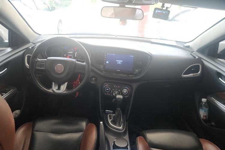 Used Fiat Viaggio 2015 1.4T Automatic Jingxiang Edition Center Console
