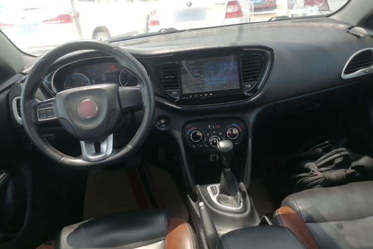Used Fiat Viaggio 2015 1.4T Automatic Jingxiang Edition Center Console
