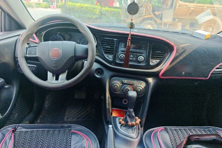 Used Fiat Viaggio 2015 1.4T Automatic Enjoyment Edition Center Console