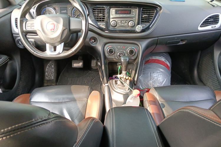 Used Fiat Viaggio 2015 1.4T Automatic Jingxiang Edition Center Console