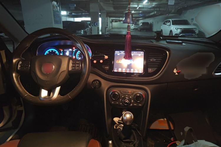 Used Fiat Viaggio 2015 1.4T Manual Jingxiang Edition Center Console