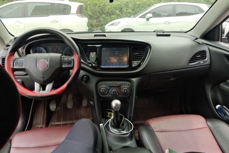 Used Fiat Viaggio 2015 1.4T Manual Enjoyment Edition Center Console