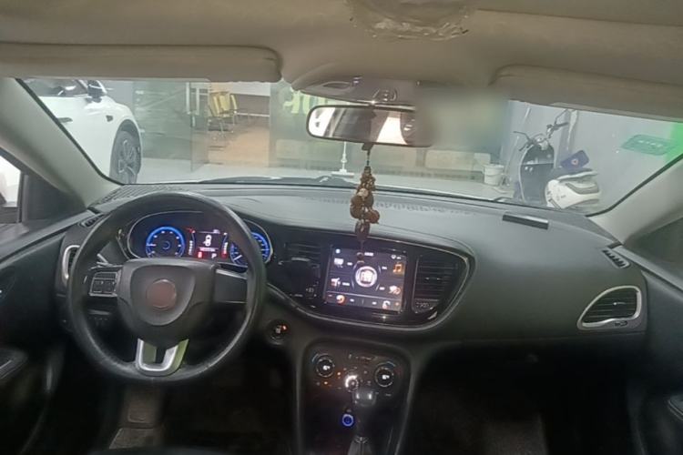 Used Fiat Viaggio 2015 1.4T Automatic Jingxiang Edition Center Console