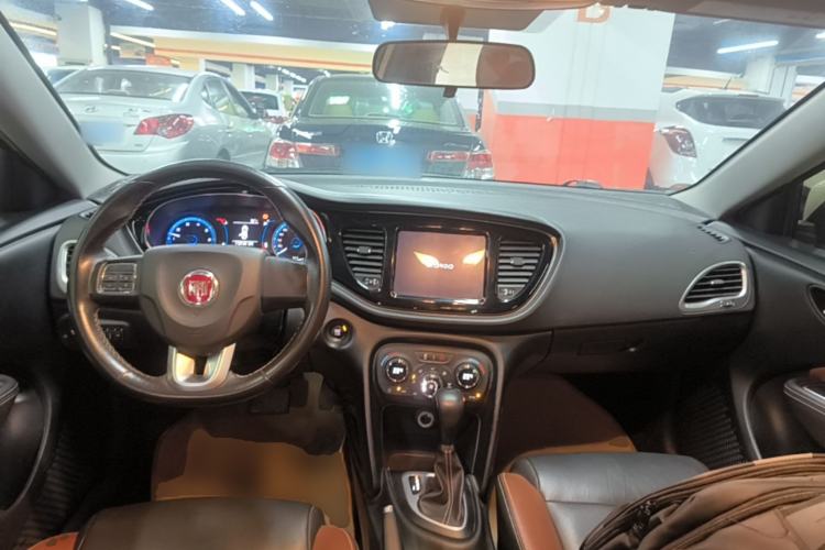 Used Fiat Viaggio 2015 1.4T Automatic Jingxiang Edition Center Console