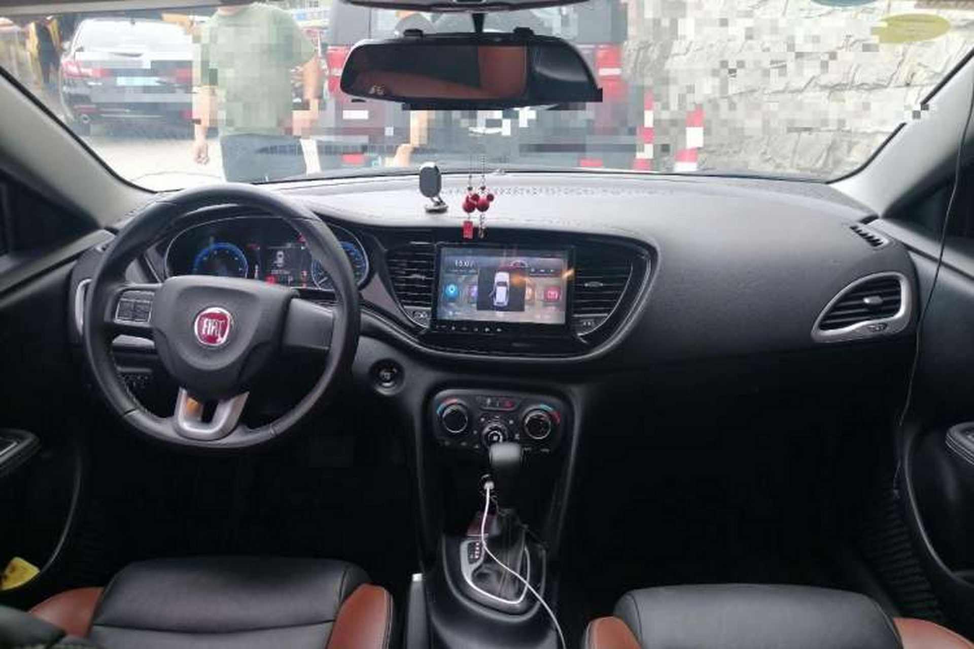 Used Fiat Viaggio 2015 1.4T Automatic Jingxiang Edition Center Console