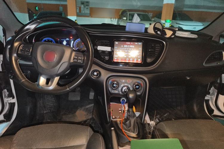 Used Fiat Viaggio 2015 1.4T Automatic Smart Edition Center Console