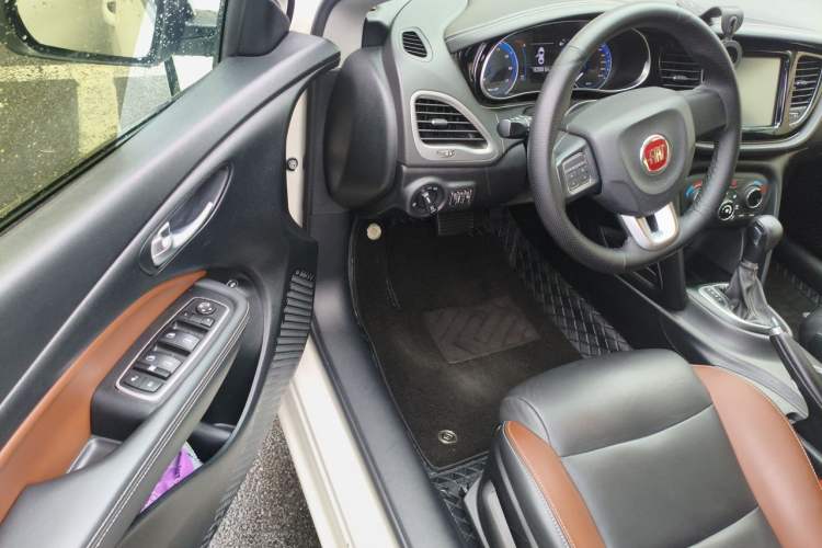 Used Fiat Viaggio 2015 1.4T Automatic Jingxiang Edition Driver Seat