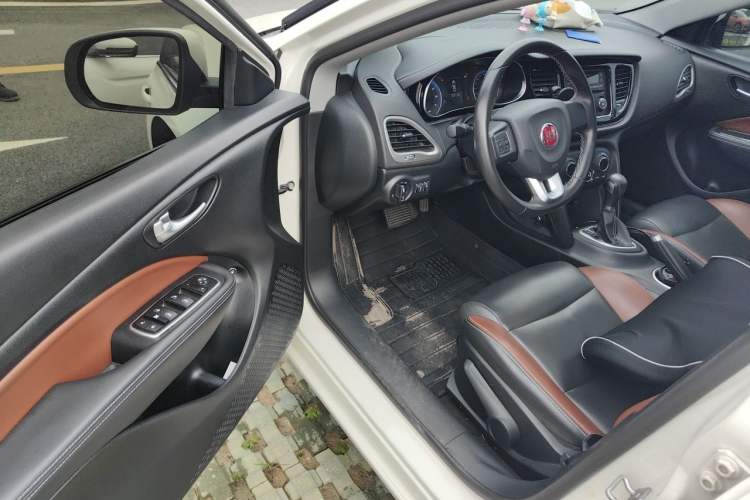 Used Fiat Viaggio 2015 1.4T Automatic Jingxiang Edition Driver Seat