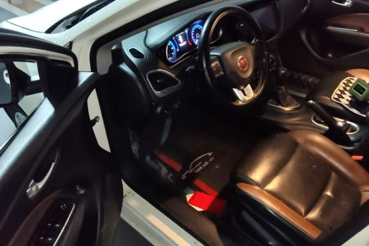 Used Fiat Viaggio 2015 1.4T Automatic Jingxiang Edition Driver Seat