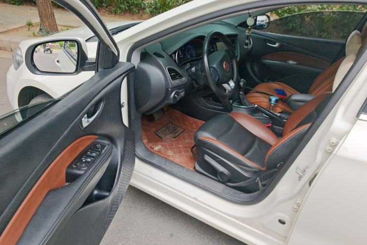 Used Fiat Viaggio 2015 1.4T Automatic Jingxiang Edition Driver Seat