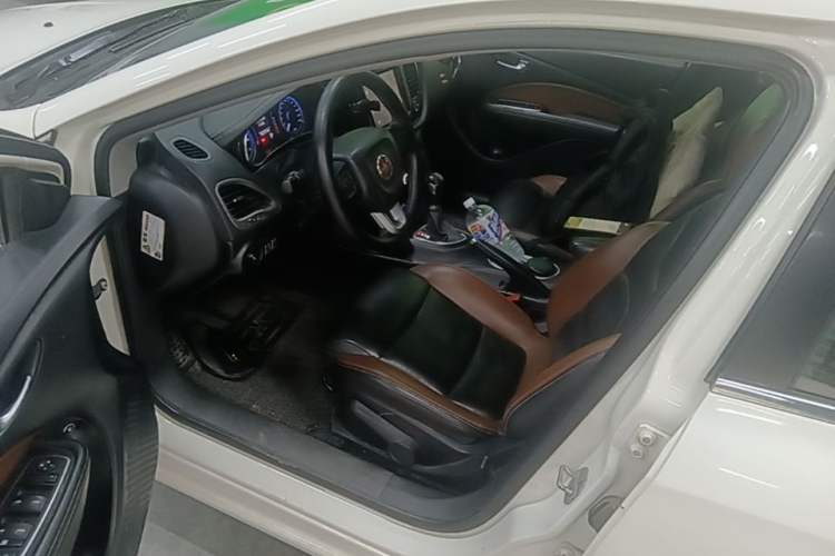 Used Fiat Viaggio 2015 1.4T Automatic Jingxiang Edition Driver Seat