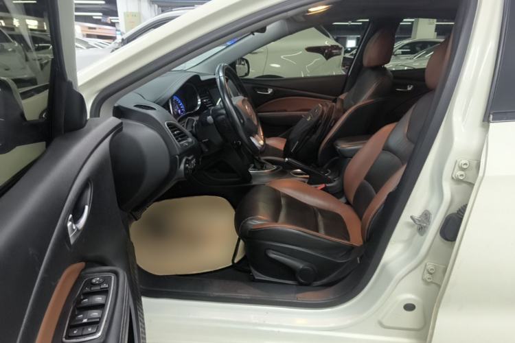 Used Fiat Viaggio 2015 1.4T Automatic Jingxiang Edition Driver Seat
