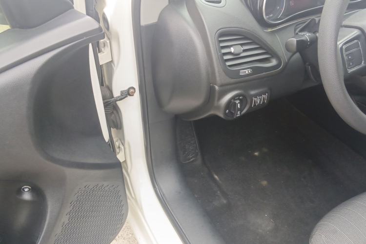 Used Fiat Viaggio 2015 1.4T Automatic Enjoyment Edition Driver Seat