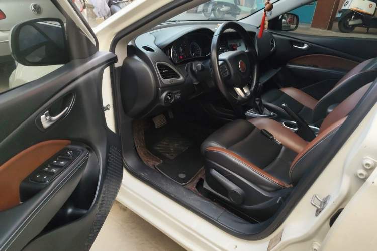 Used Fiat Viaggio 2015 1.4T Automatic Jingxiang Edition Driver Seat