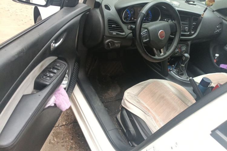 Used Fiat Viaggio 2015 1.4T Automatic Enjoyment Edition Driver Seat