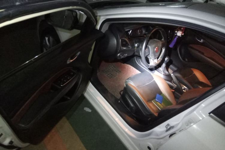 Used Fiat Viaggio 2015 1.4T Automatic Jingxiang Edition Driver Seat