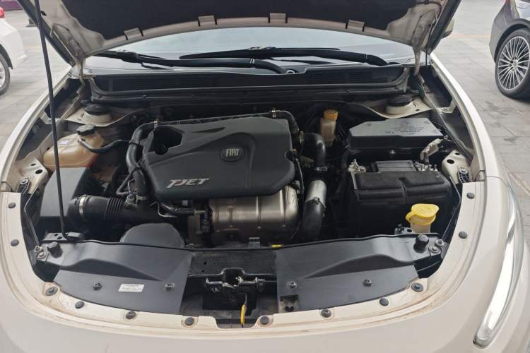 Used Fiat Viaggio 2015 1.4T Automatic Enjoyment Edition Engine Bay