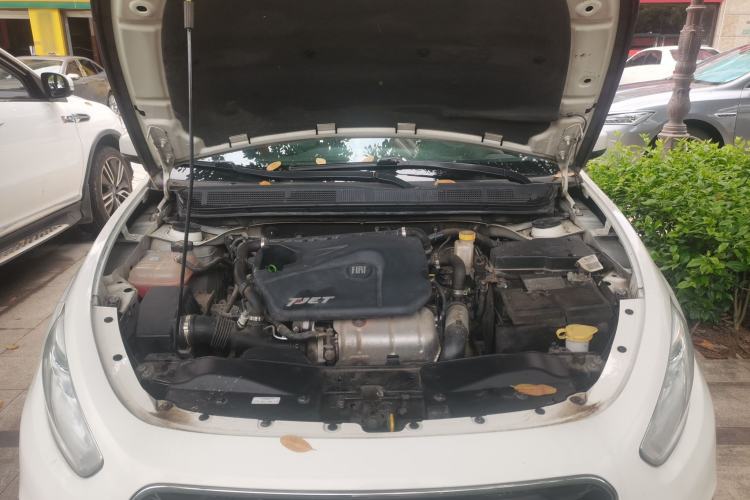 Used Fiat Viaggio 2015 1.4T Automatic Jingxiang Edition Engine Bay