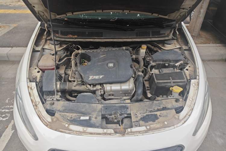 Used Fiat Viaggio 2015 1.4T Manual Enjoyment Edition Engine Bay