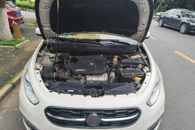 Used Fiat Viaggio 2015 1.4T Automatic Enjoyment Edition Engine Bay