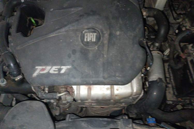 Used Fiat Viaggio 2015 1.4T Automatic Enjoyment Edition Engine Bay