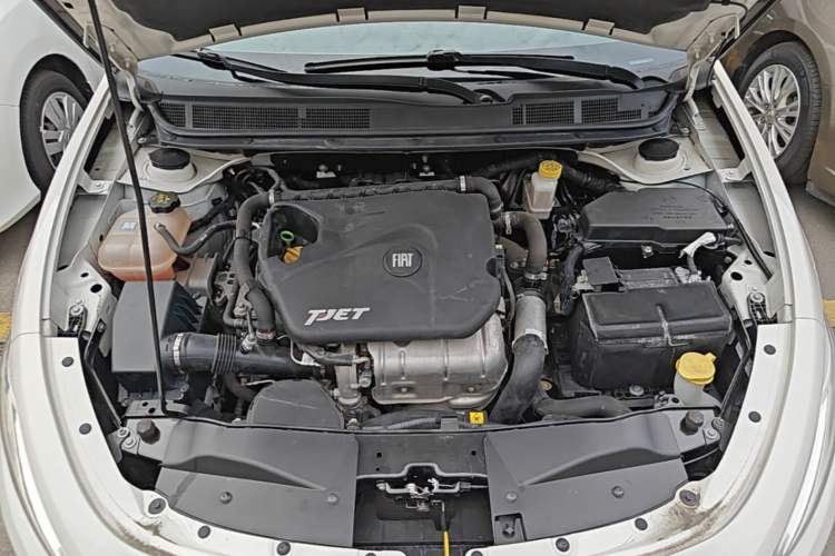 Used Fiat Viaggio 2015 1.4T Automatic Enjoyment Edition Engine Bay