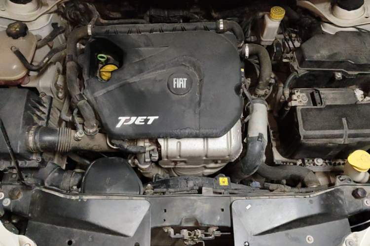 Used Fiat Viaggio 2015 1.4T Automatic Jingxiang Edition Engine Bay