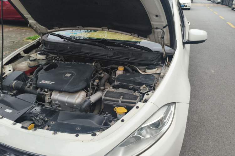 Used Fiat Viaggio 2015 1.4T Automatic Enjoyment Edition Engine Bay Left