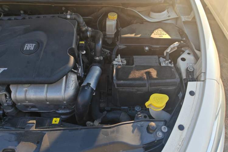 Used Fiat Viaggio 2015 1.4T Automatic Enjoyment Edition Engine Bay Left