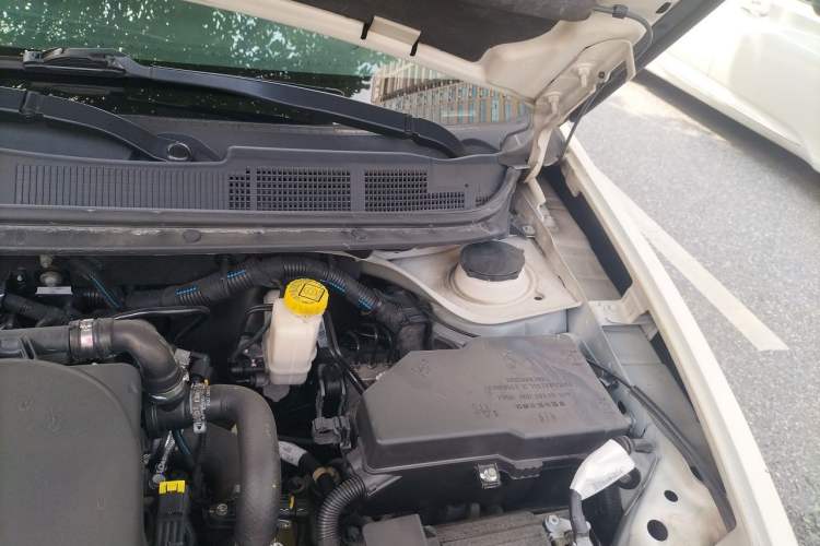 Used Fiat Viaggio 2015 1.4T Automatic Enjoyment Edition Engine Bay Left