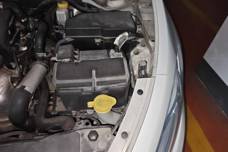 Used Fiat Viaggio 2015 1.4T Automatic Jingxiang Edition Engine Bay Left
