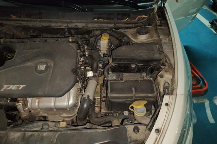 Used Fiat Viaggio 2015 1.4T Automatic Jingxiang Edition Engine Bay Left
