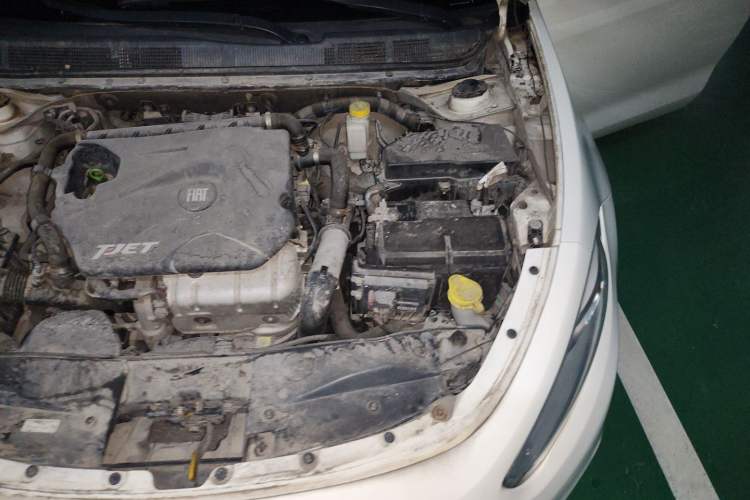Used Fiat Viaggio 2015 1.4T Automatic Luxury Edition Engine Bay Left