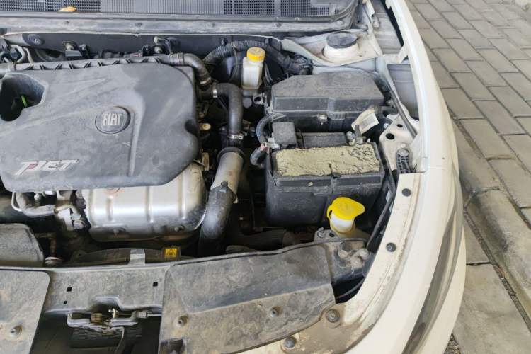 Used Fiat Viaggio 2015 1.4T Automatic Enjoyment Edition Engine Bay Left