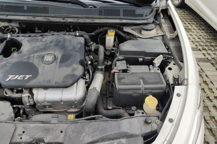 Used Fiat Viaggio 2015 1.4T Automatic Jingxiang Edition Engine Bay Left
