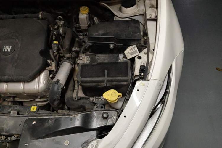 Used Fiat Viaggio 2015 1.4T Automatic Jingxiang Edition Engine Bay Left