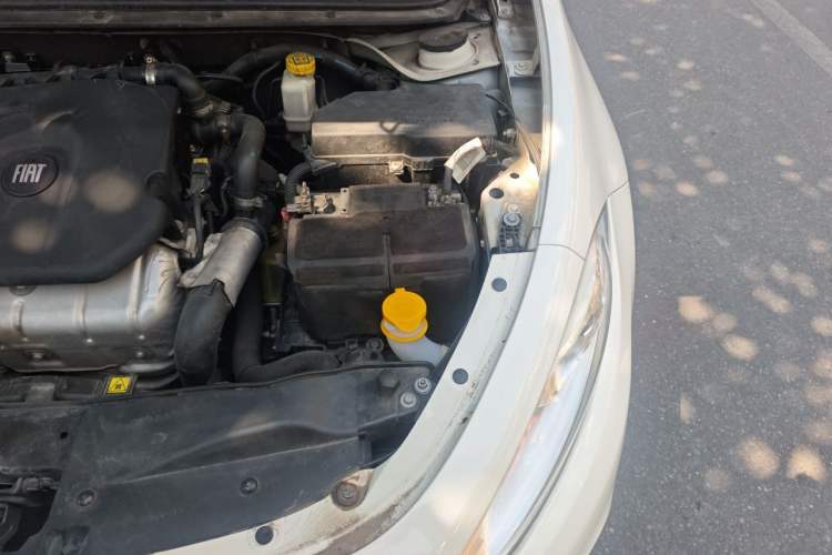 Used Fiat Viaggio 2015 1.4T Automatic Jingxiang Edition Engine Bay Left