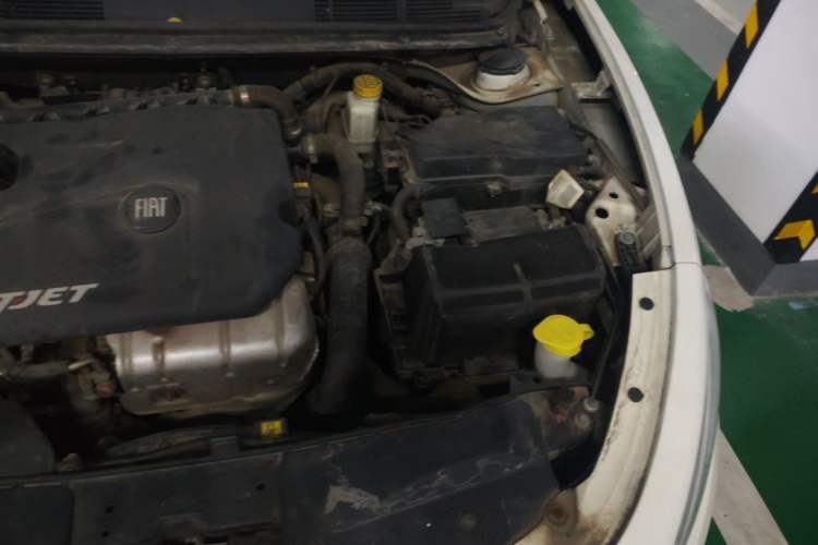Used Fiat Viaggio 2015 1.4T Manual Enjoyment Edition Engine Bay Left