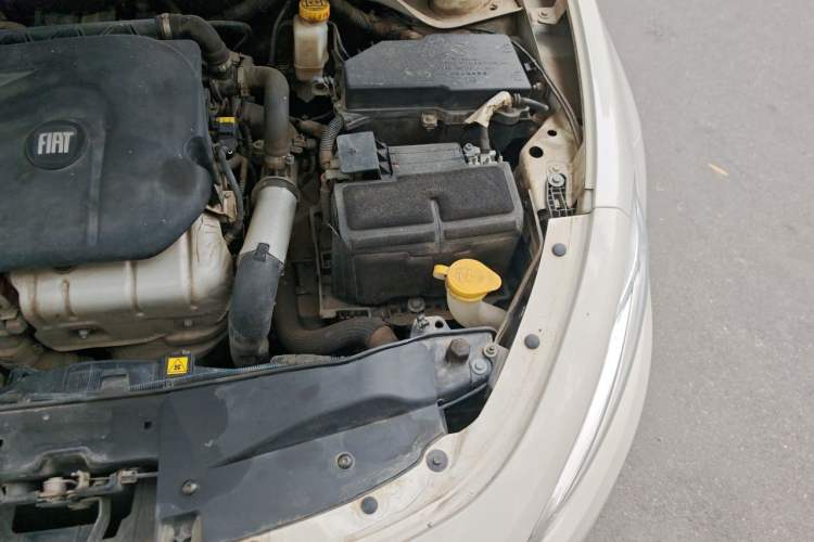 Used Fiat Viaggio 2015 1.4T Automatic Jingxiang Edition Engine Bay Left
