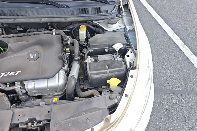 Used Fiat Viaggio 2015 1.4T Automatic Jingxiang Edition Engine Bay Left