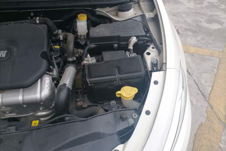 Used Fiat Viaggio 2015 1.4T Automatic Jingxiang Edition Engine Bay Left