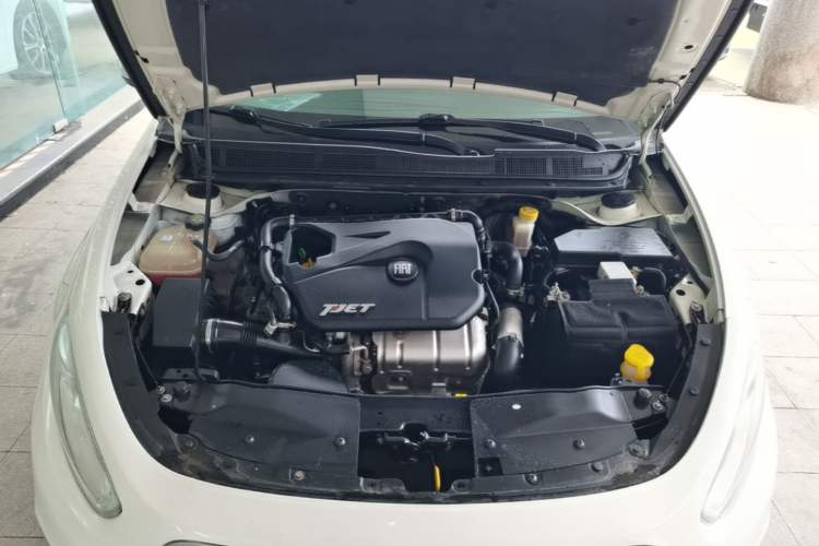 Used Fiat Viaggio 2015 1.4T Automatic Enjoyment Edition Engine Bay