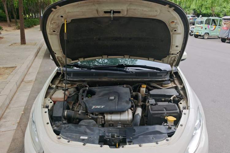 Used Fiat Viaggio 2015 1.4T Automatic Jingxiang Edition Engine Bay