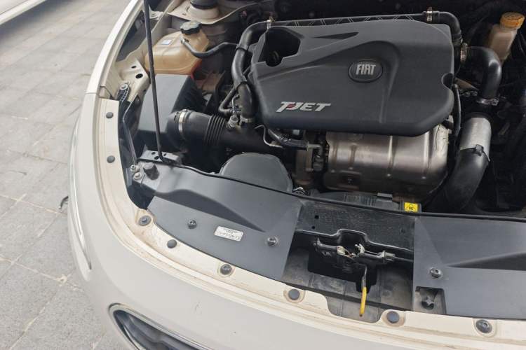 Used Fiat Viaggio 2015 1.4T Automatic Enjoyment Edition Engine Bay Right