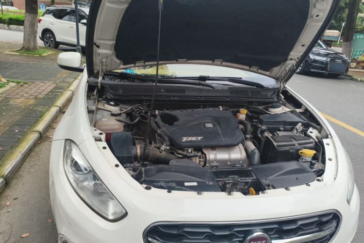 Used Fiat Viaggio 2015 1.4T Automatic Enjoyment Edition Engine Bay Right