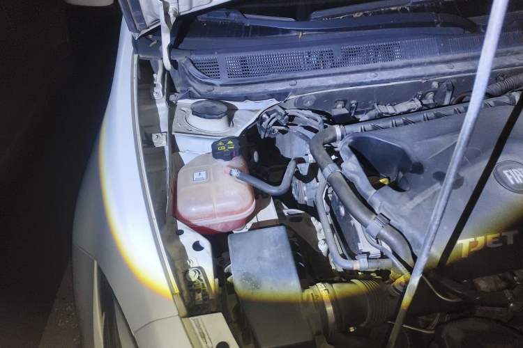Used Fiat Viaggio 2015 1.4T Automatic Enjoyment Edition Engine Bay Right