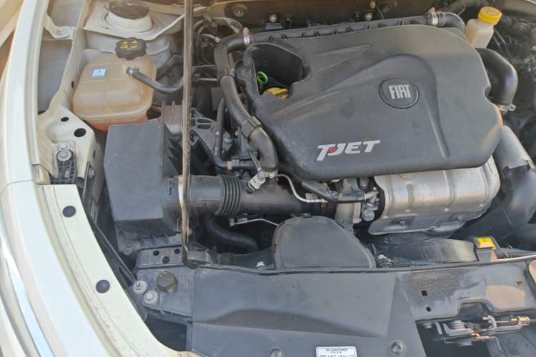 Used Fiat Viaggio 2015 1.4T Automatic Enjoyment Edition Engine Bay Right